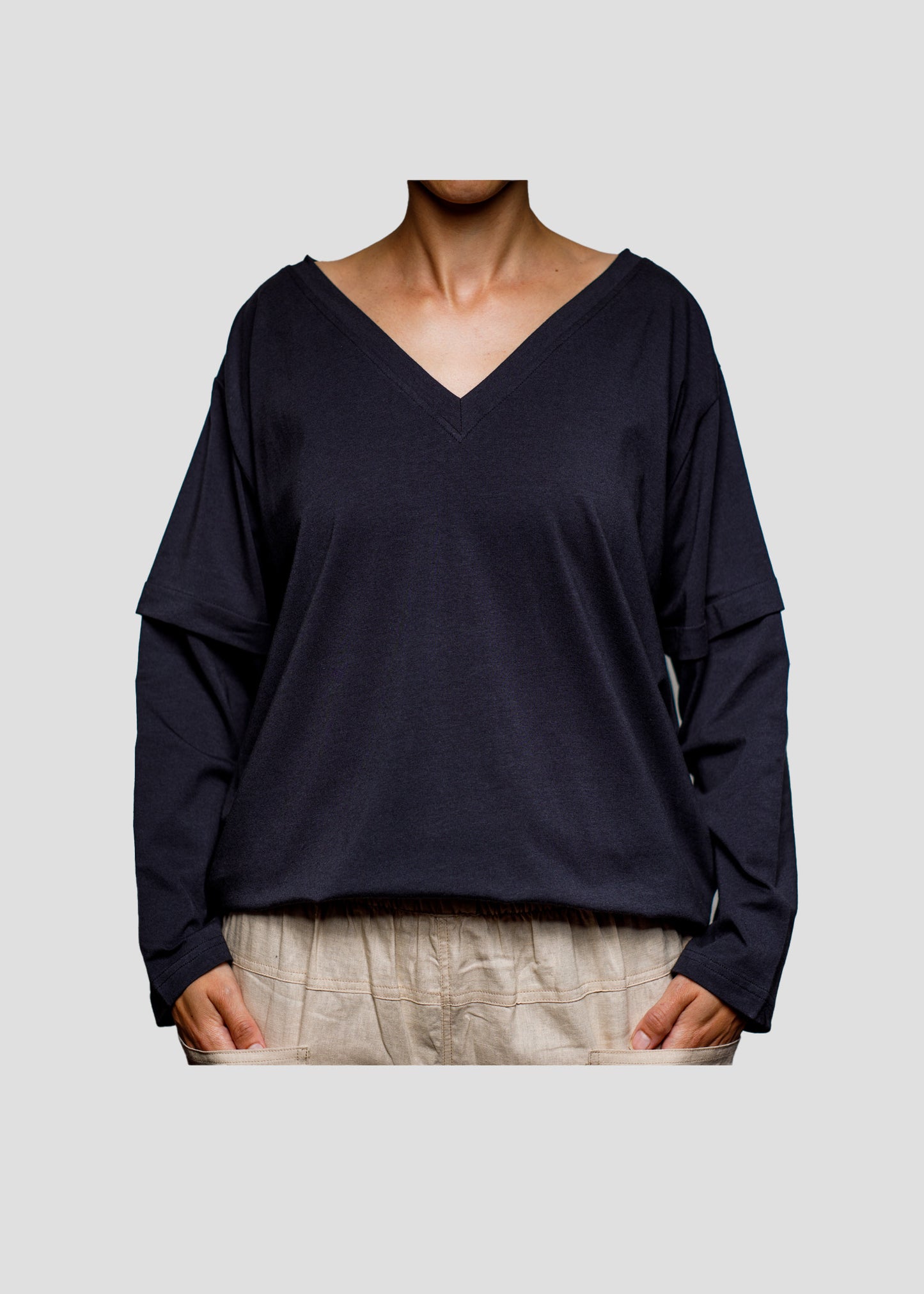 OneShu Label - The perfect v-neck tee (Long sleeve)
