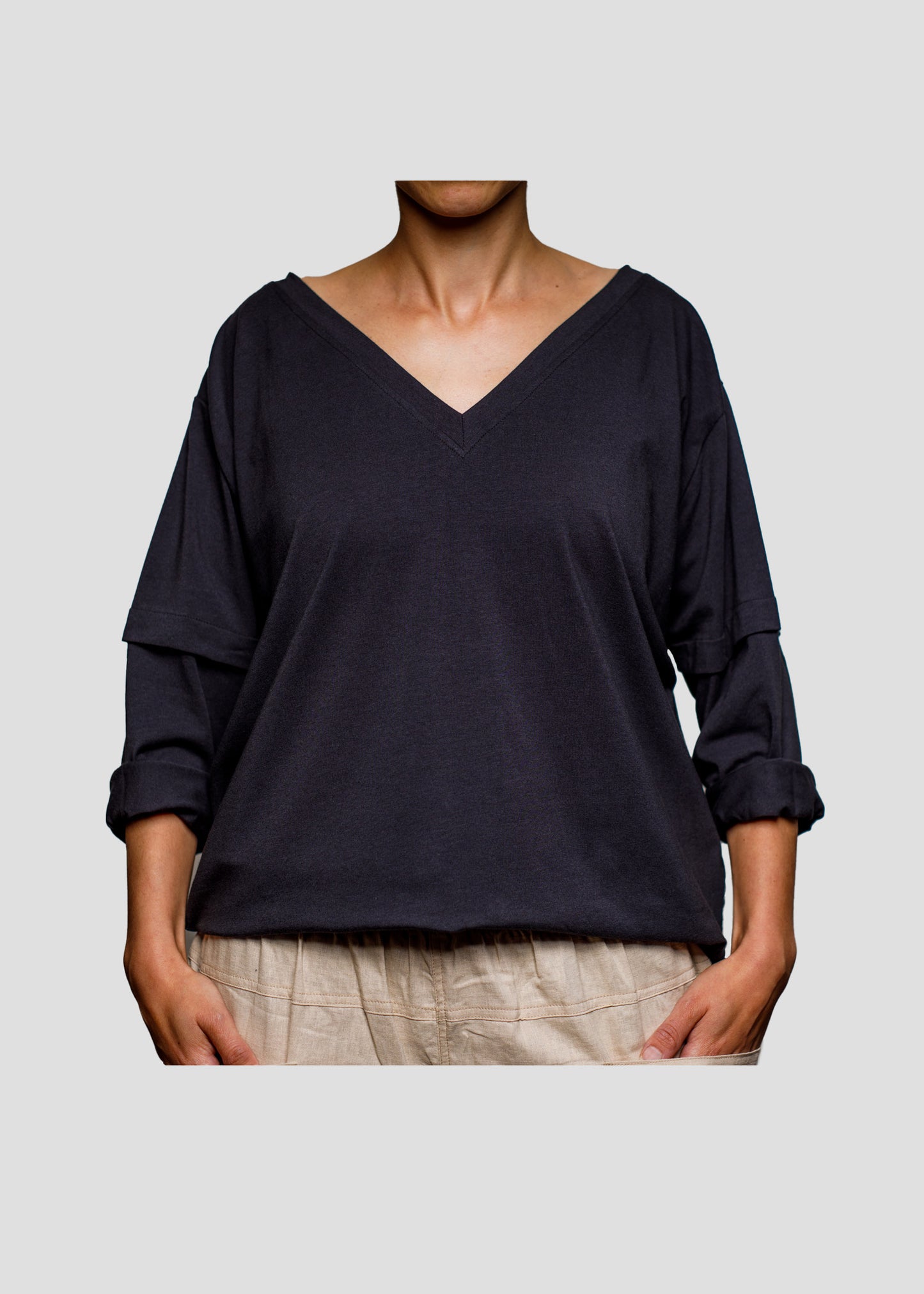 OneShu Label - The perfect v-neck tee (Long sleeve)
