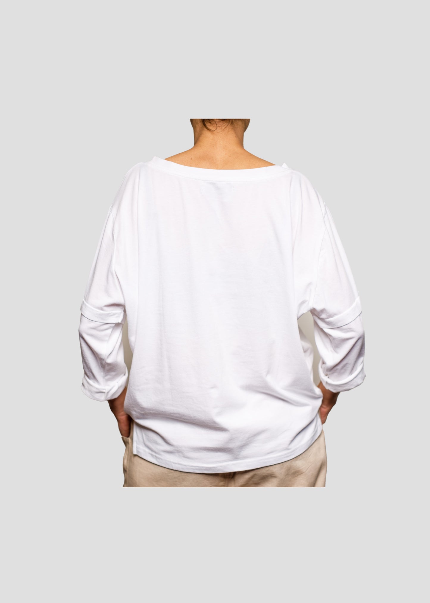 OneShu Label - The perfect v-neck tee (Long sleeve)