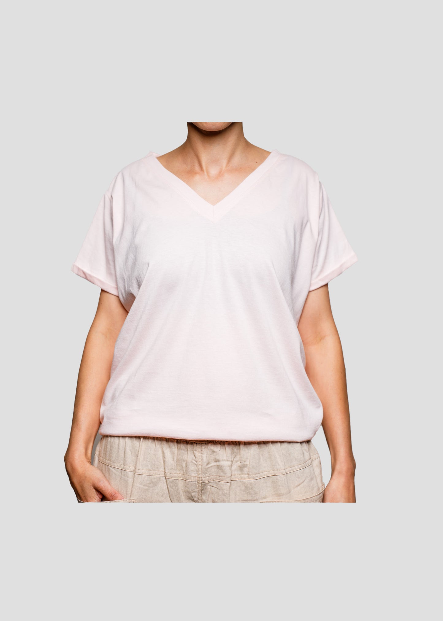 OneShu Label - The perfect v-neck tee (short sleeve)