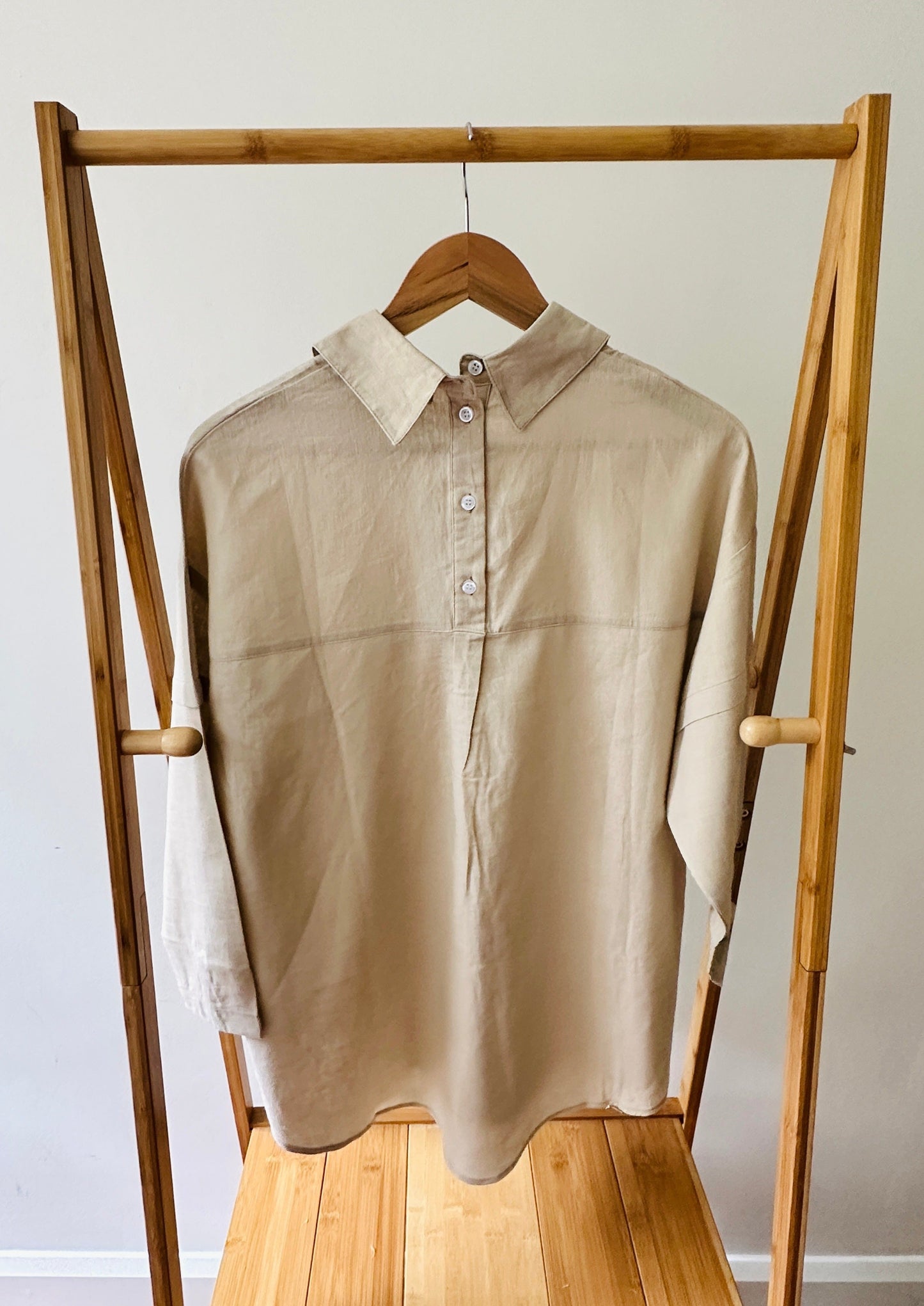 OneShu Label - Linen Shirt in Beige